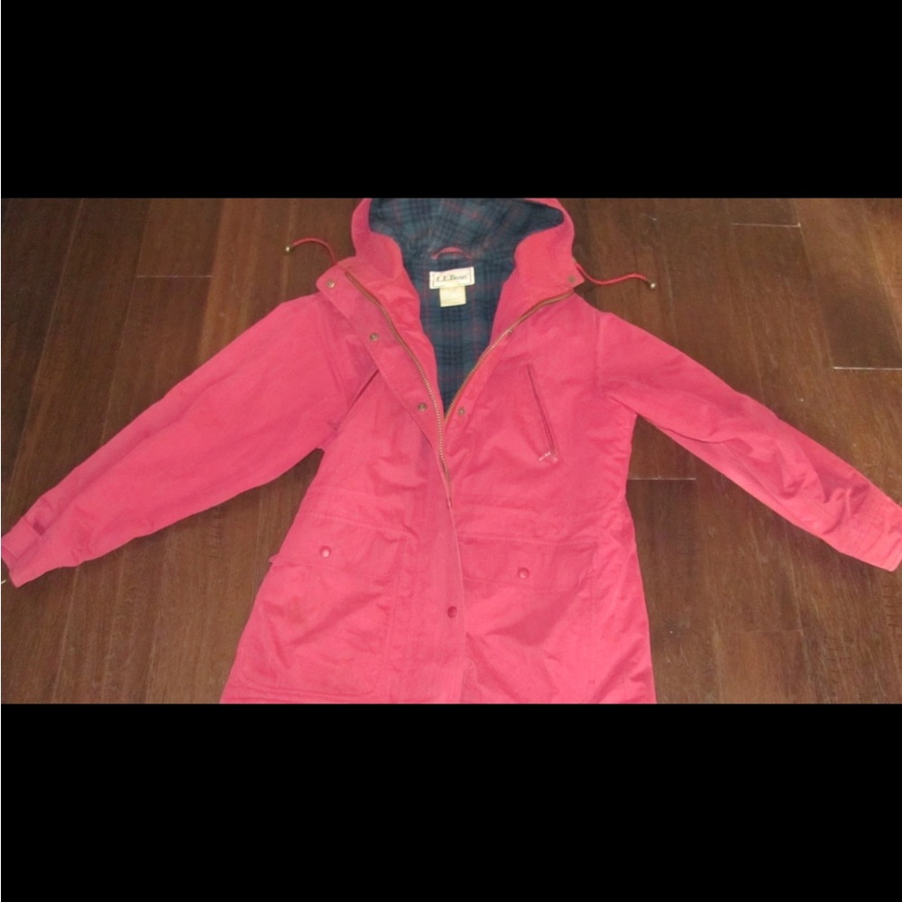L.L. Bean Women's thinsulate plaid wool nylon lined w/ hood size medium maroon